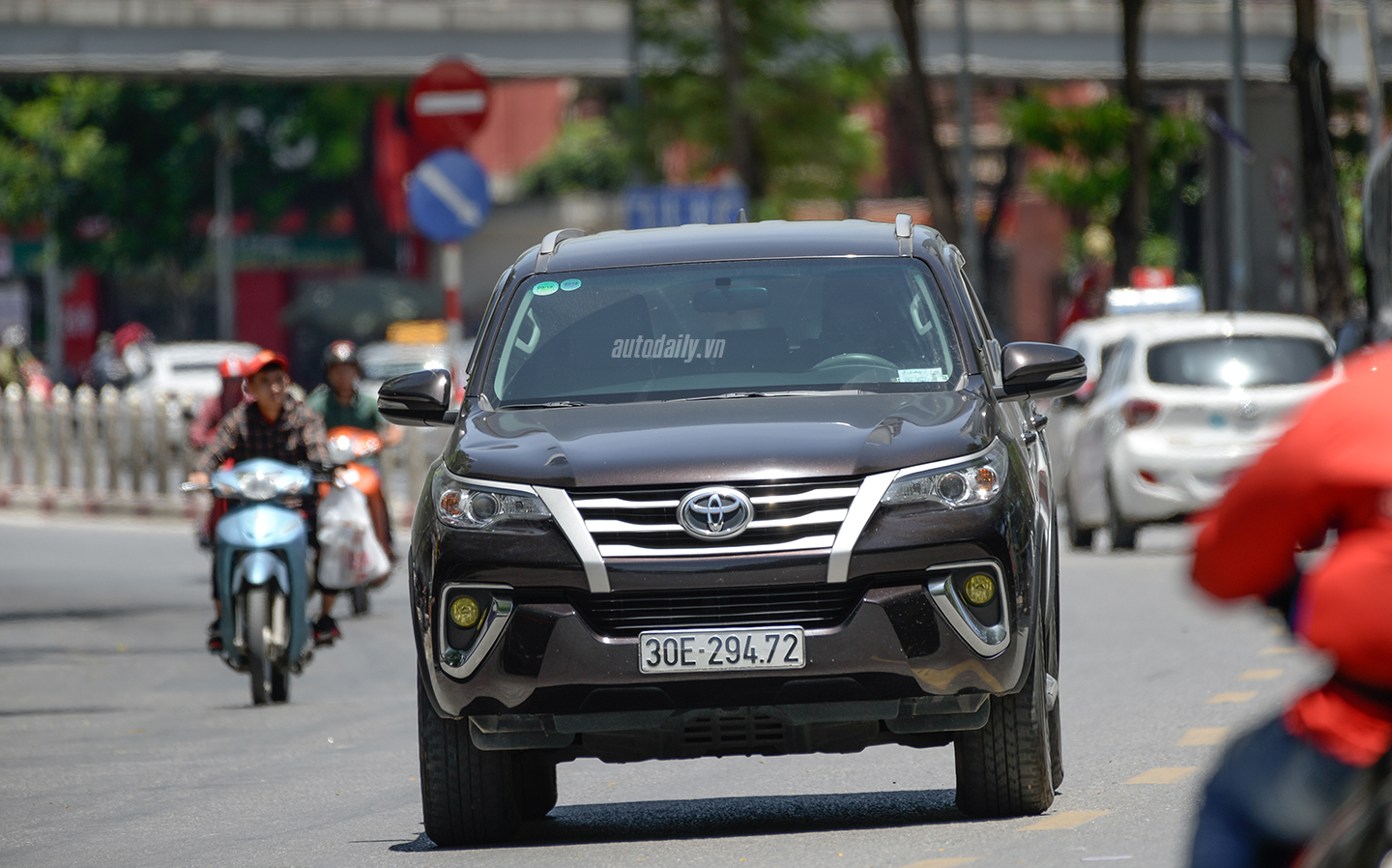Toyota Fortuner bán ra từ tháng 8, liệu có trở lại ngôi vương?